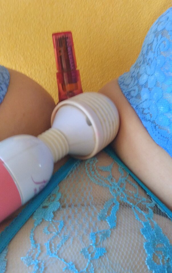 Pochwa i łechtaczka w miłym natarciu - Ajsza69