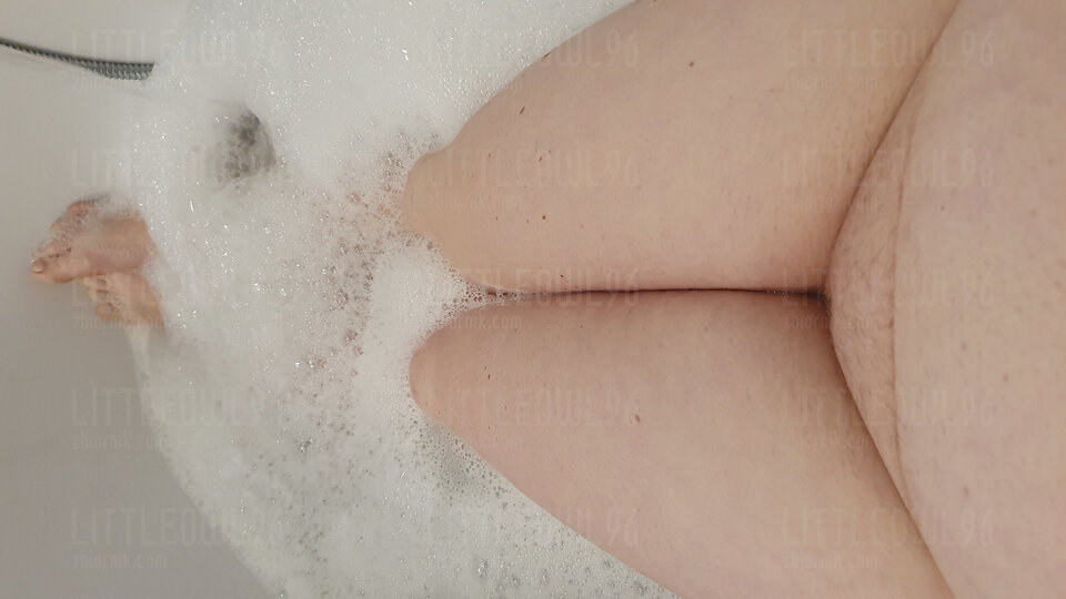 Szybka kąpiel w przerwie w pracy  - LittleOwl96