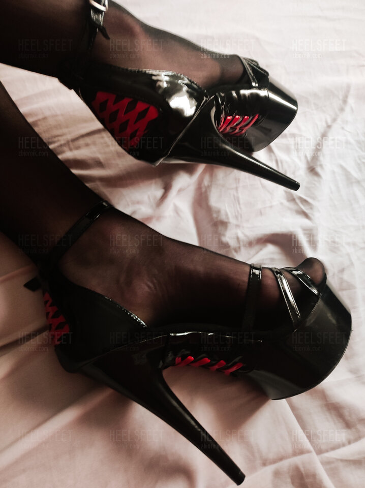 IMG_20230316_083337.jpg - heelsfeet