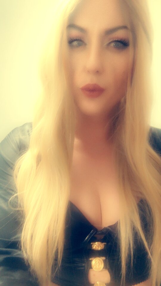 Snapchat-629830779.jpg - KarolinaShemale29