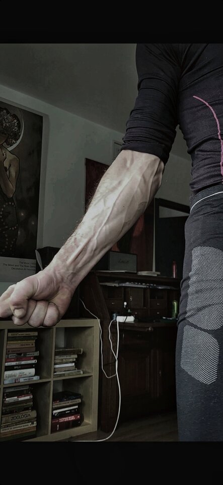 Screenshot_20230329_164734_Gallery.jpg - SonnyCrokett