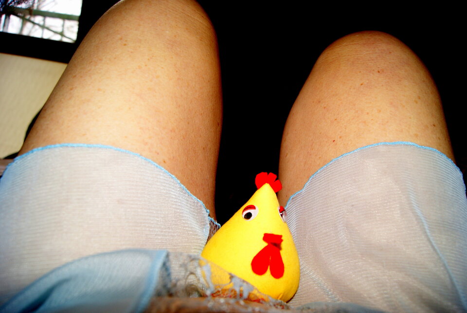 Kurka przysiadła na cipce - Ajsza69