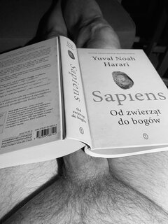 Właściwie to nie wiem, gdzie mi dziś bliżej…