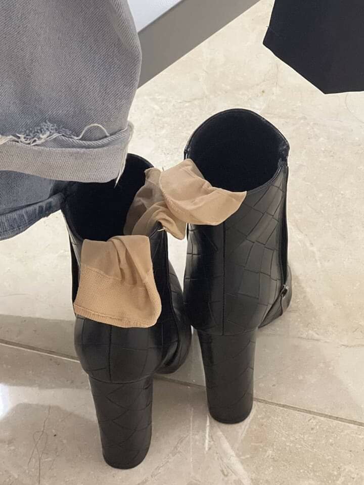 Po pracy zostawiła i poszła się kąpaćć.. - Stopyrajstopy