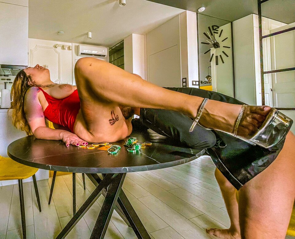 Friday i'm in... 😈 - We_know_HTML