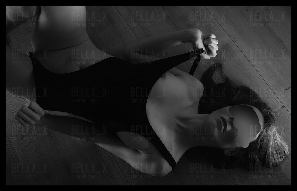 _DSC2647-int-bw.jpg - Bella_x