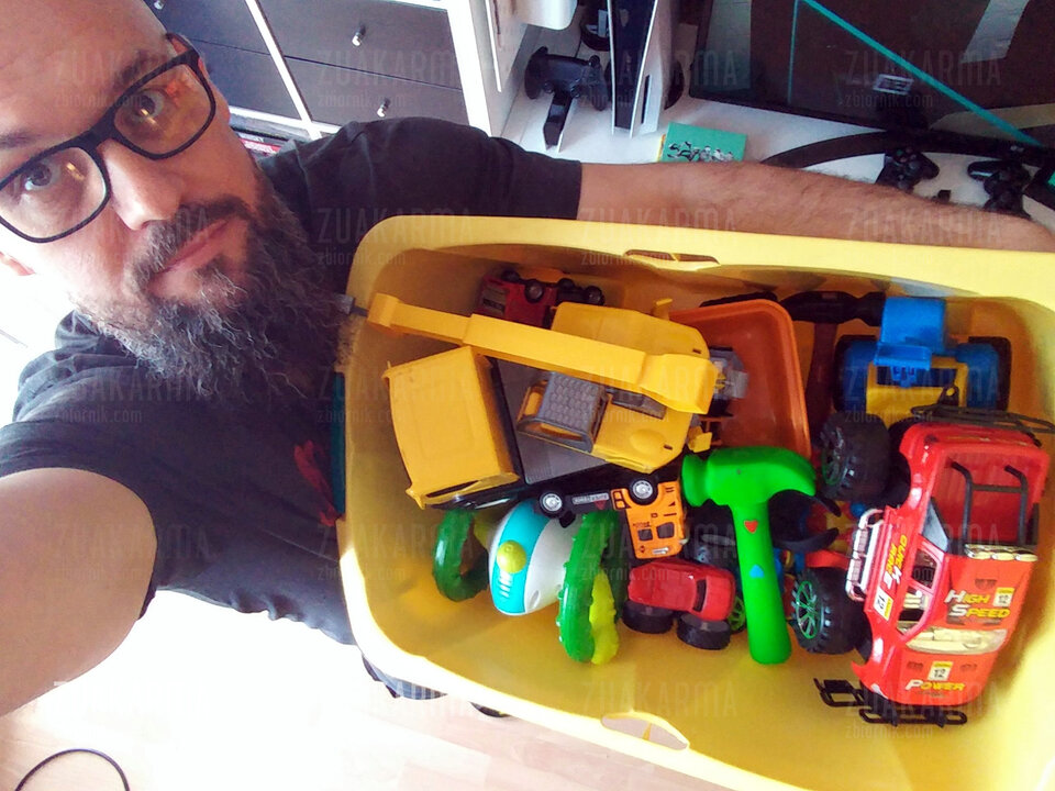 pudełko z zabawkami - ZuaKarma