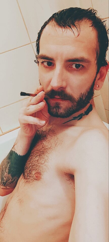 img1682280227530.jpg - GayEric93