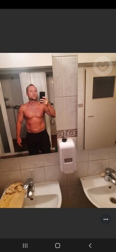 Screenshot_20220908-201512_Badoo.jpg