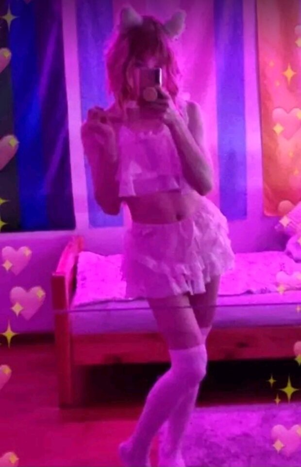 Screenshot_20230501_001205_Grindr.jpg - melaniaxx