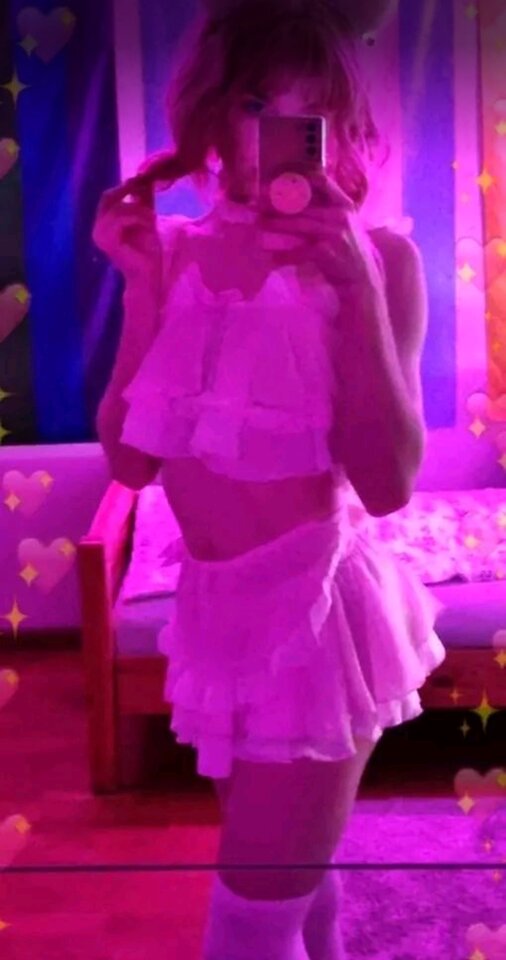 Screenshot_20230501_001224_Grindr.jpg - melaniaxx