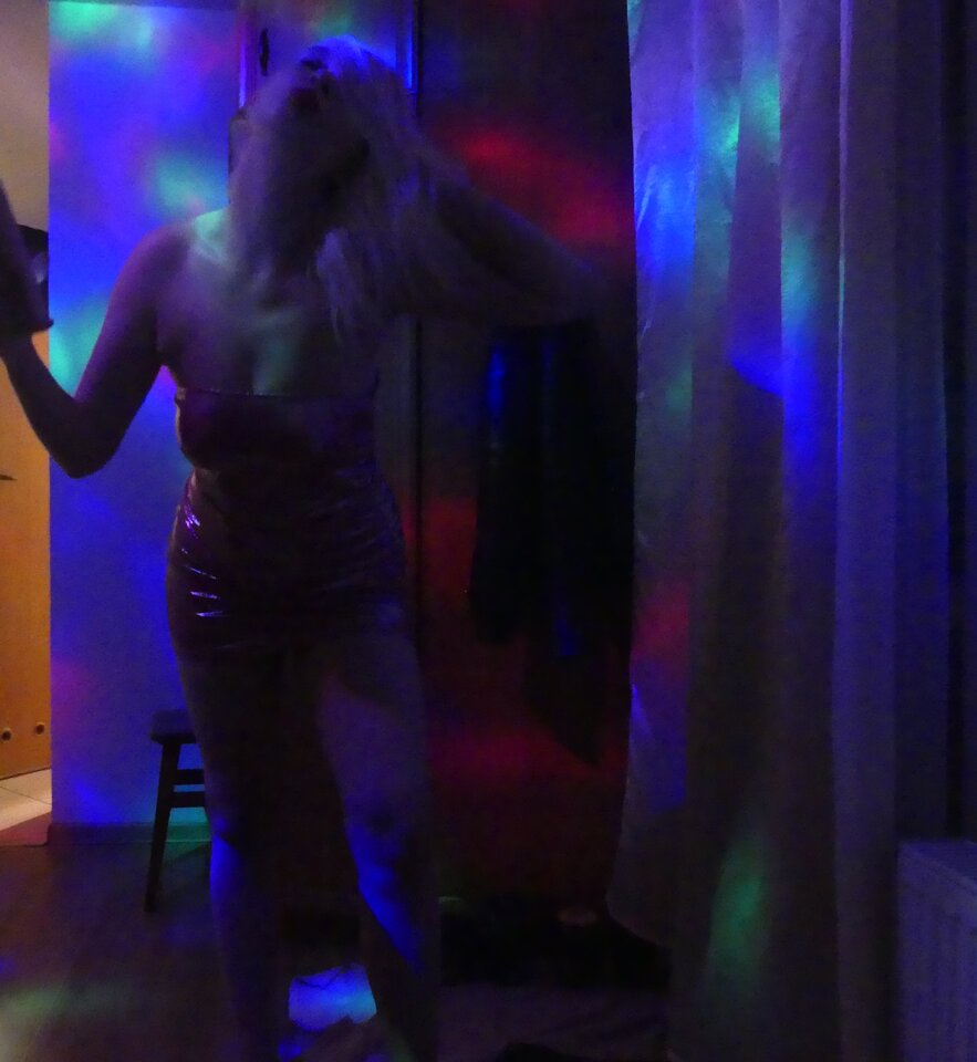 1050204.jpg - WiolkaXes
