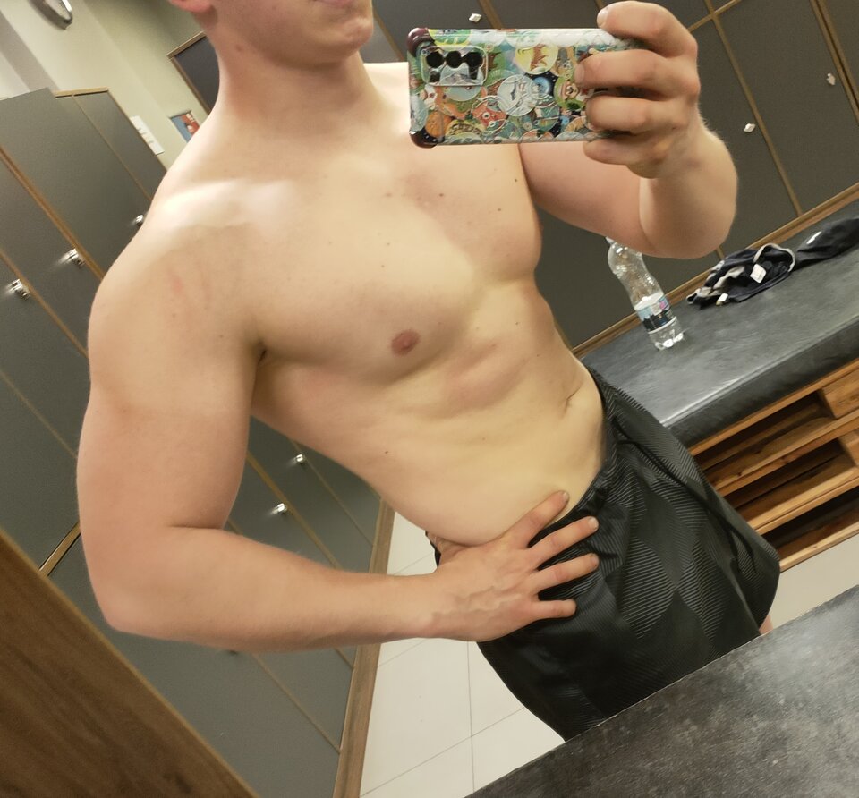 IMG_20230512_002950.jpg - BirdHouse7