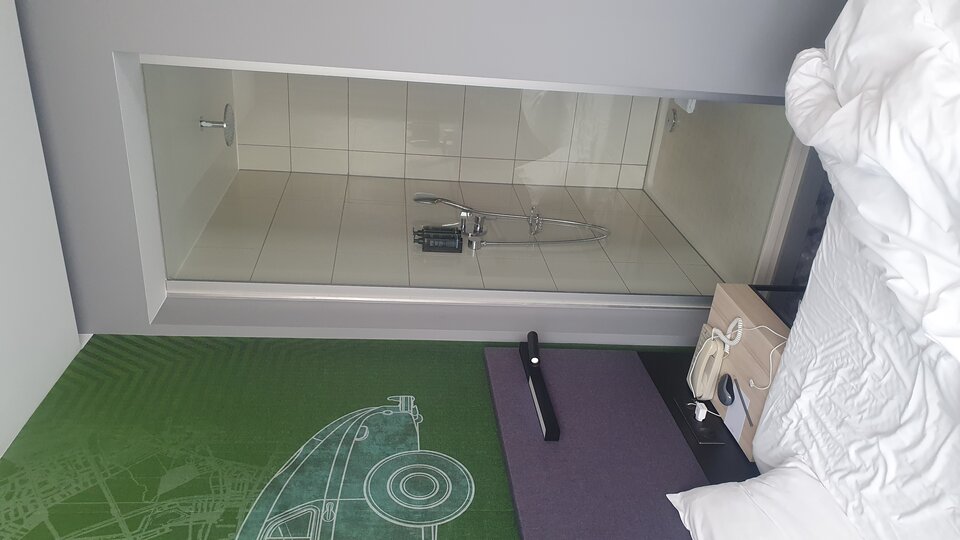 fajny pomysł leżysz w łóżku i oglądasz jak piękna Pani si - Josep41