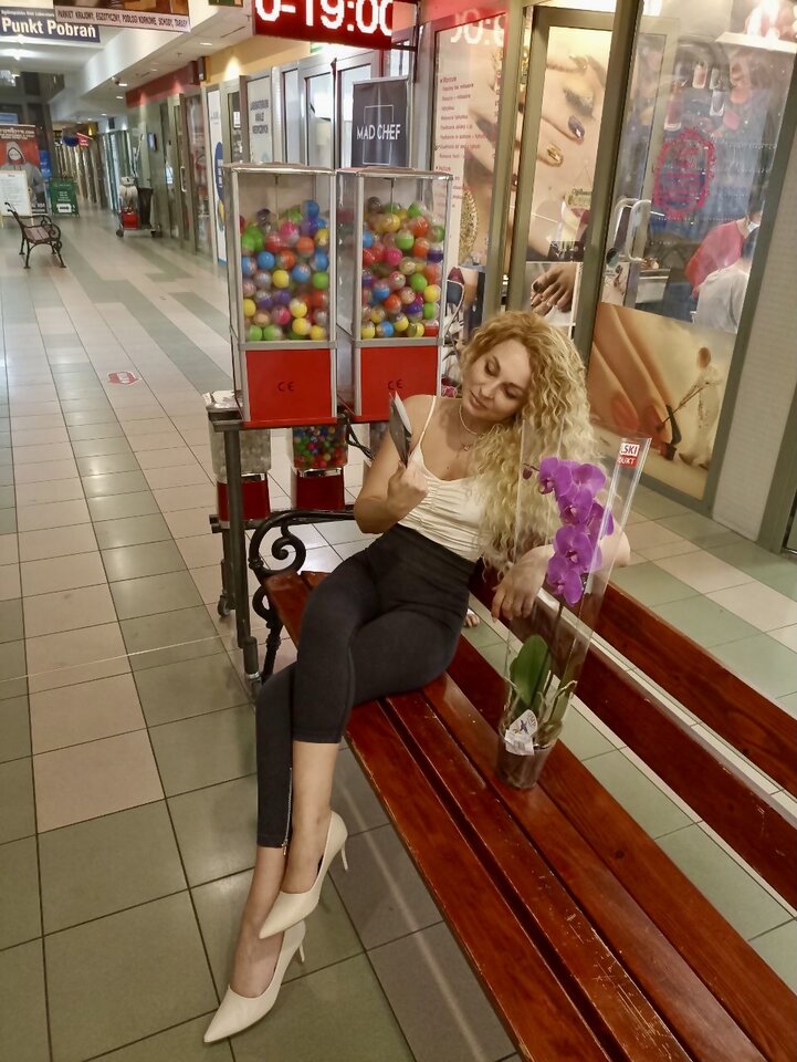 61D547DE-B001-4545-B19F-E55FA52121E1.jpeg - YourBlackAngel