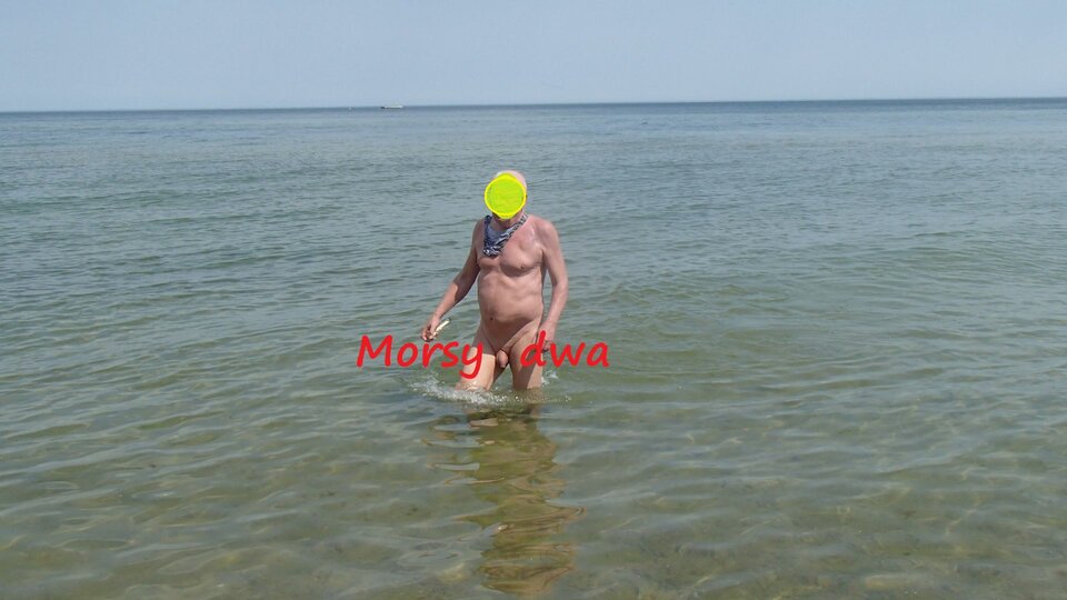 Wychodzę. Woda 18 stopni. - Morsy_dwa