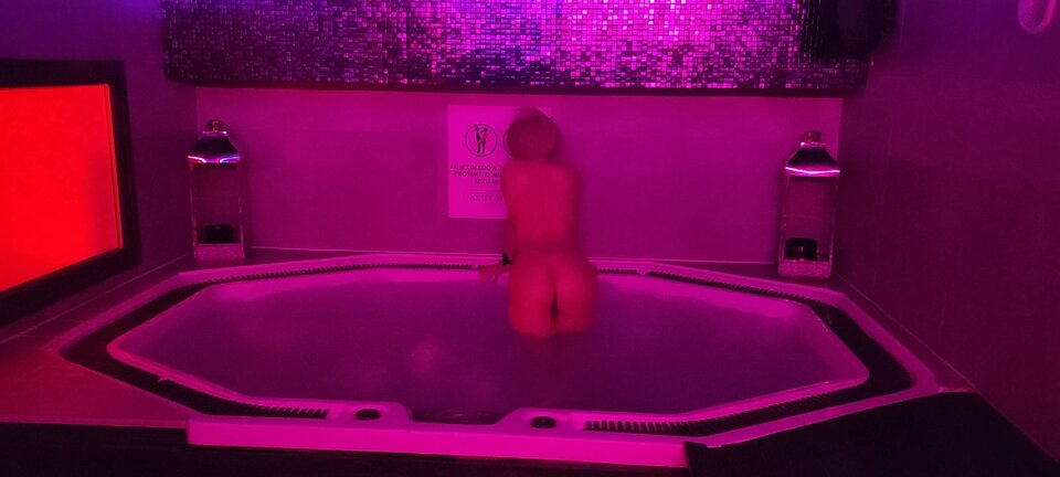 E9DD348B-3C0B-4A49-AB36-F295459E4B9E.jpeg - YourBlackAngel