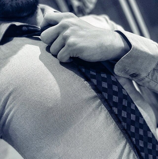 Devil_in_suit