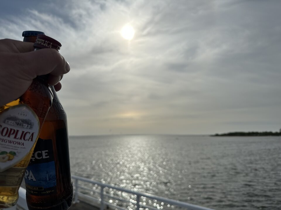 Jak ja uwielbiam te Polskie morze😎 - kolczyk_w_jezyku