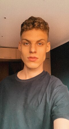 Snapchat-1401560243.jpg