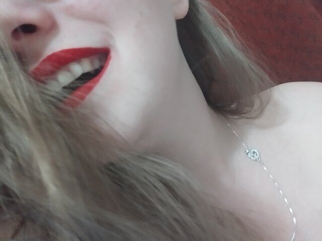 MissLadyInRed