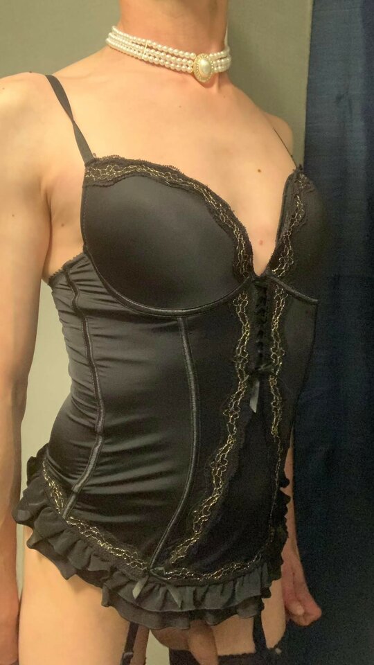 lngr_blck_gld_23060611211.jpg - sissy_x