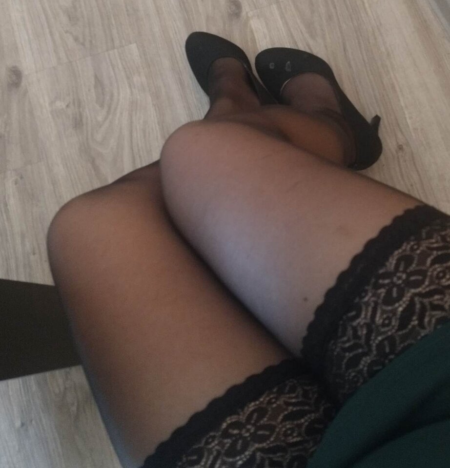 Picsart_23-06-11_06-46-01-101.jpg - Analstockings