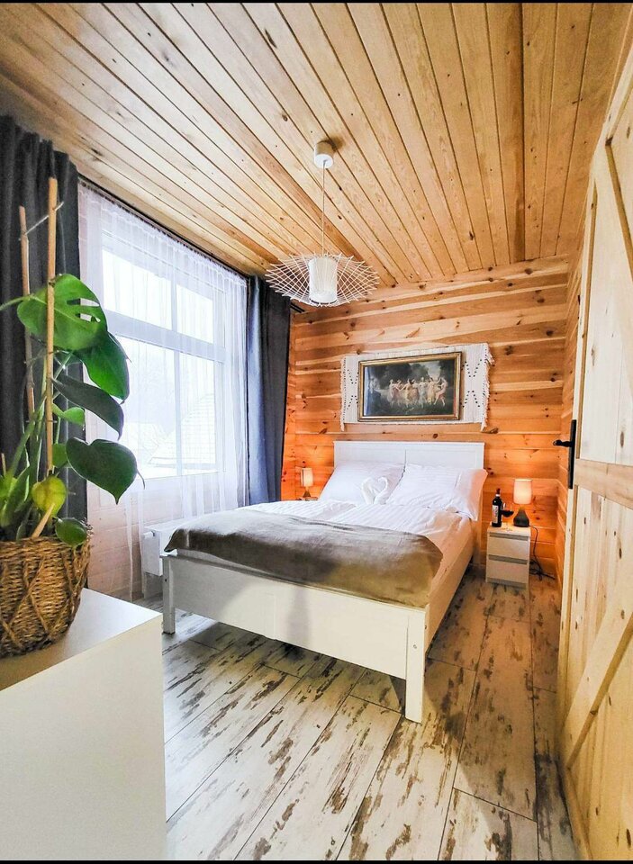 327094895_1333386260761309_7818932988824944470_n.jpg - Orzechowy__domek