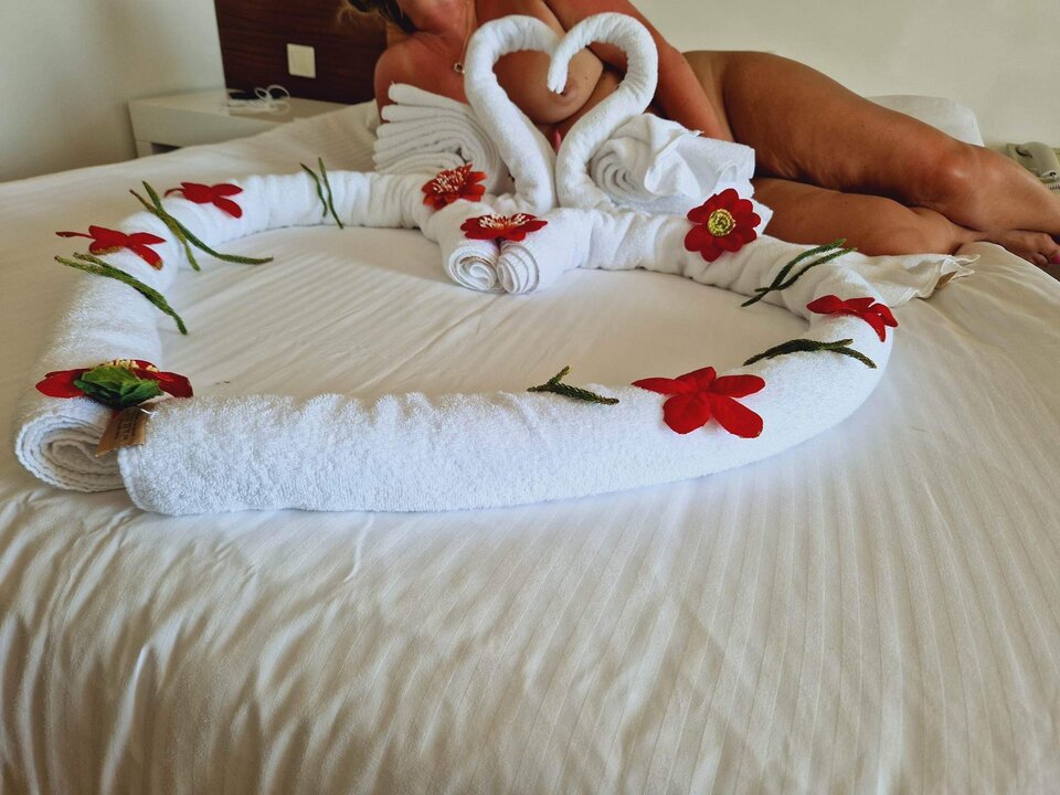 Niespodzianka dla męża w pokoju   - PanstwoME