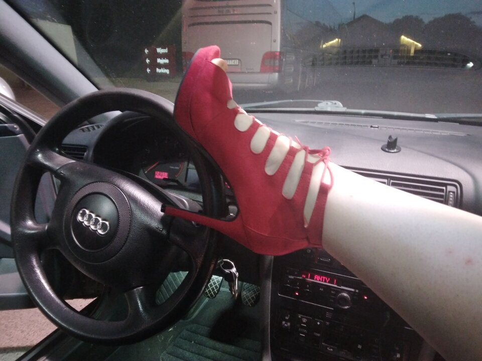 20230616_215943.jpg - RedWetHot