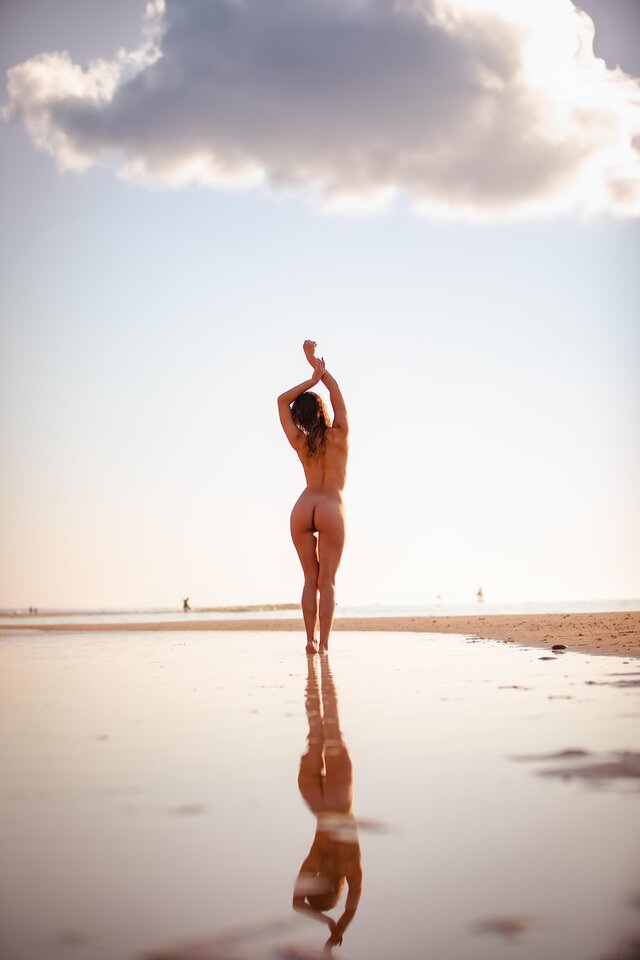 Gdy słońce opłata nagie ciało  - Wannasome