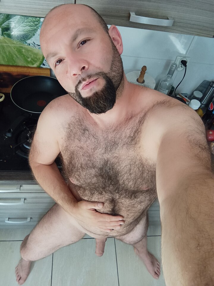 Uff jak gorąco, czad szykować sniadanie - wlochaty85dojrzalej