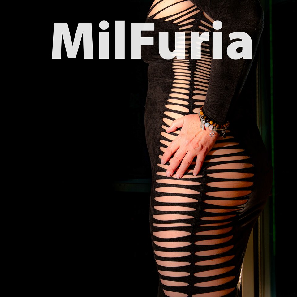 Black - dlaczego nie? We share each others' secrets ... - milFuria