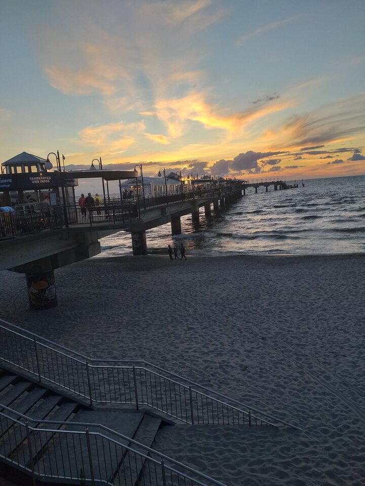 Marzę o rozkoszach na plaży przy zachodzie słońca... - DarMaj71