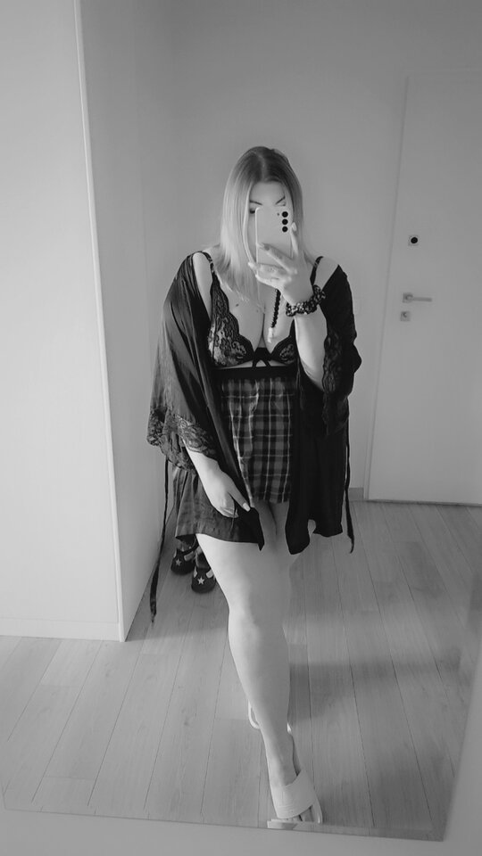 Snapchat-911878344.jpg - Mghot
