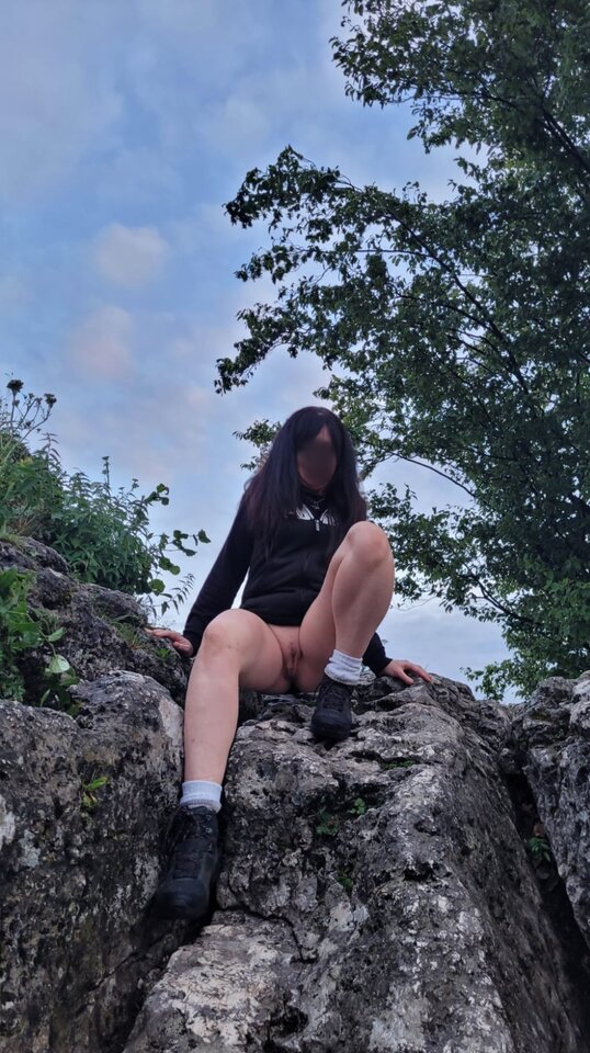 Point Blur_Jul312023_231614.jpg - Hagparka