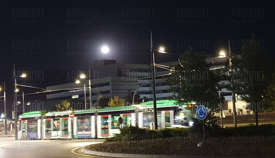 Granada nocą przy pełni  - Adminki