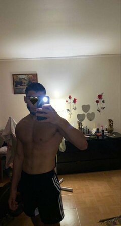 Jakaś pani chętna priv? najlepiej starsza :D