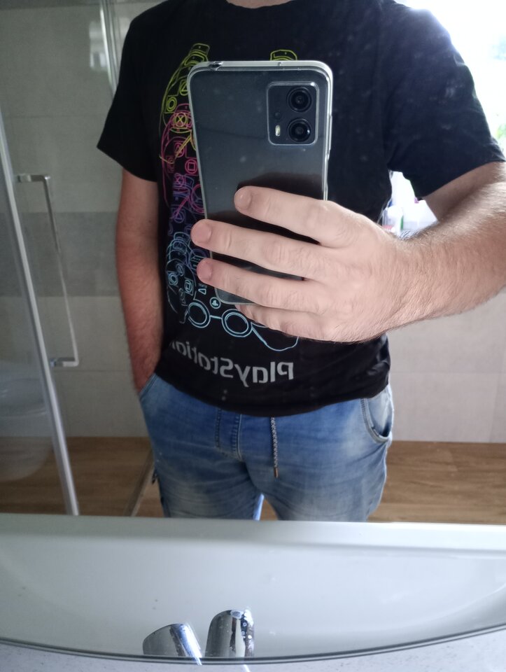 W koszulce :D - SzymonLover