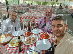 Pyszny obiad z widokiem na góry w doborowym towarzystwie ❤️