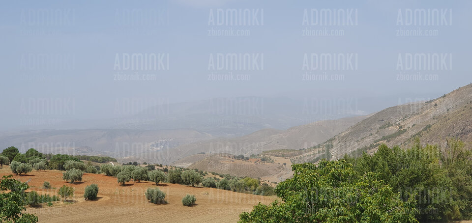 Piasek z Afryki nad górami  w Granadzie  - Adminki