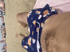 Którędy na plażę nudystów?!