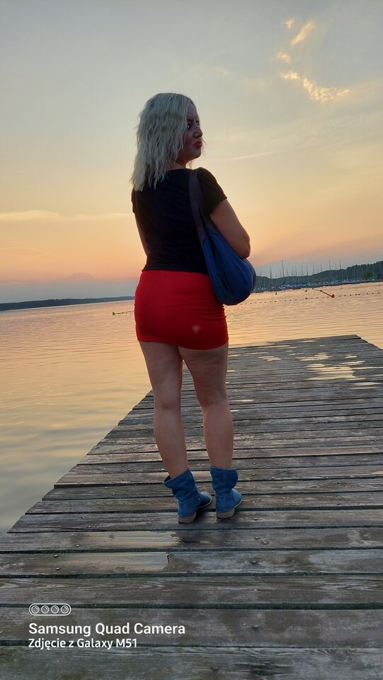 myslisz ze mam majtki  czy jestem bez? - HotAgusiaa