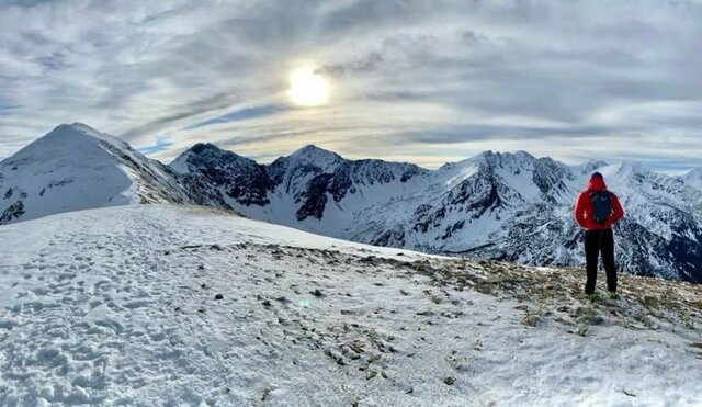 Brunet_wieczorowa_Por_a