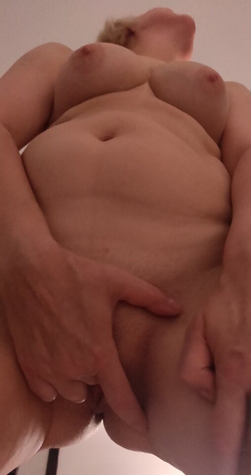 Picsart_23-08-25_21-36-18-523.jpg - oniwro7575