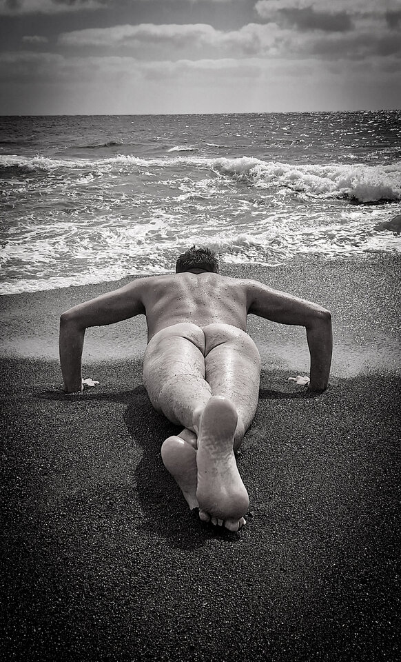 Vulcanic_beach1 - Ohh_Tak