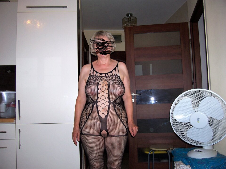 100_2323 (2).JPG - 0my0