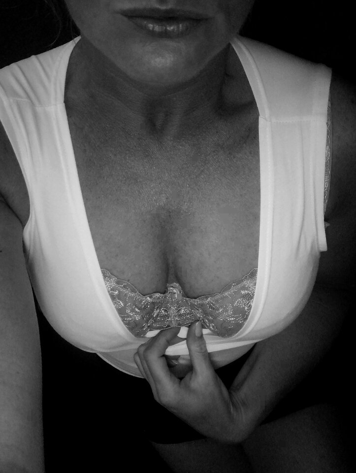 IMG_20230911_001029_edit_95781422423925.jpg - Parka_couple