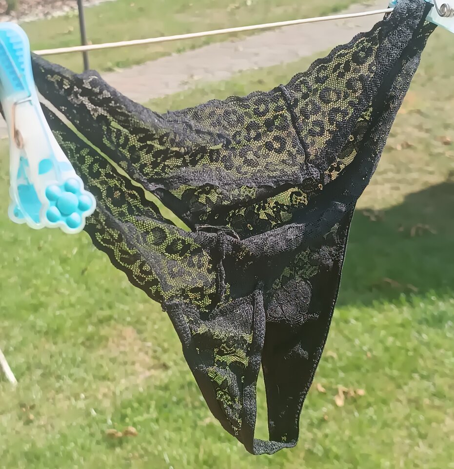 Na słońcu moje koronkowe stringi schną błyskawicznie... - Gregorja