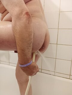 SissyBoy cwelik płucze dupkę cipkę po goleniu 16.09.2023 g.12.41.jpg